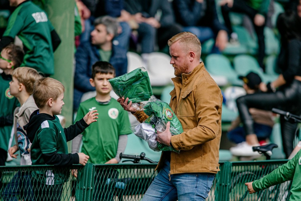 23 marca 2024. Prezes Tomasz Bargiel podczas ostatniego meczu Dalinu Myślenice rozegranego na stadionie im. Gustawa Grochala przed jego przebudową. fot. Piotr Jagniewski