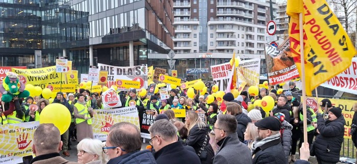 fot. fb.com/NIE dla S7 przez Kraków